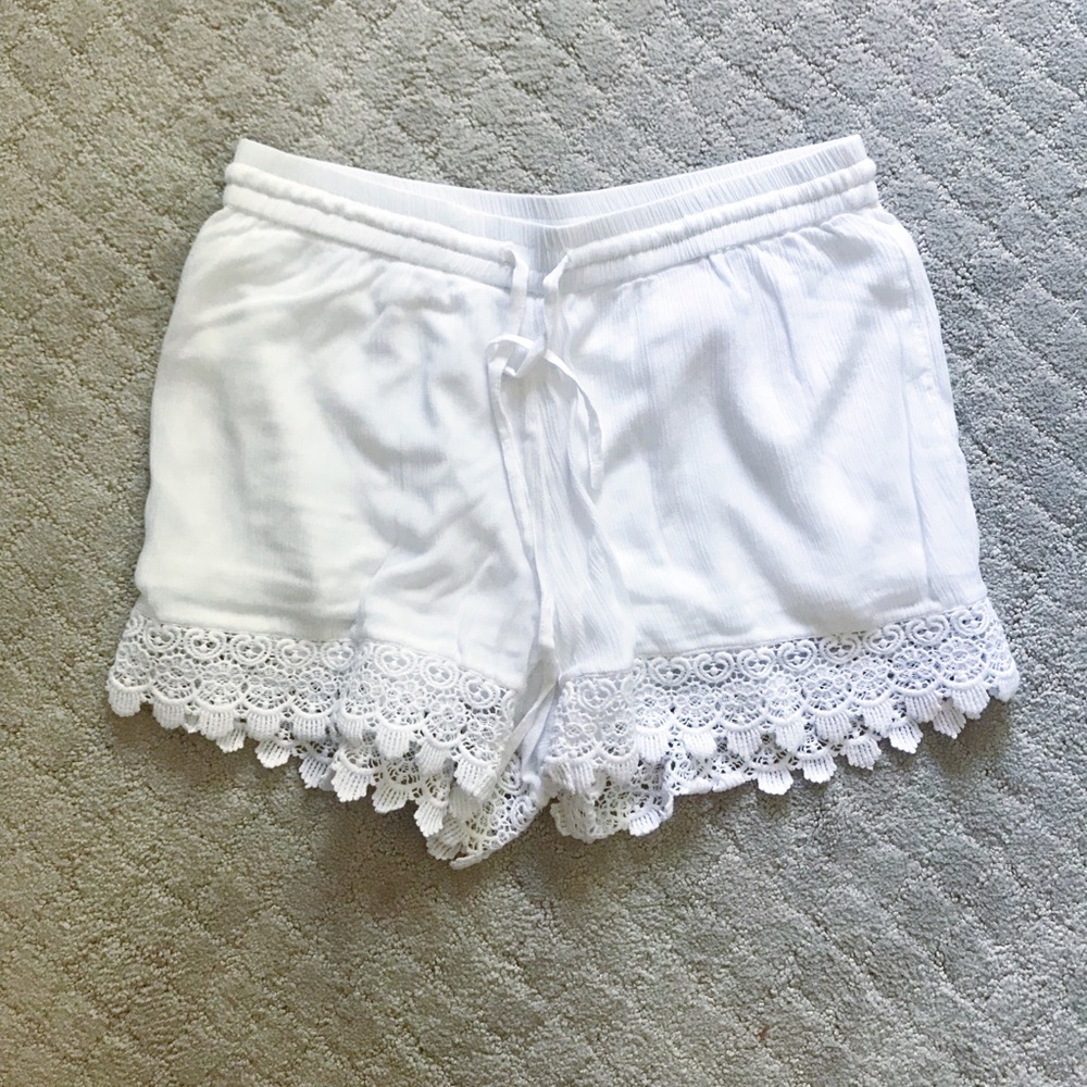 ONLY white cute shorts w/ detailed bottom!